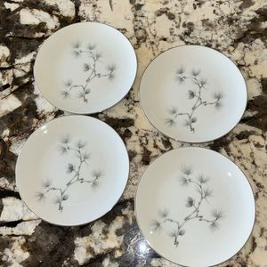 Amcrest fine China, Caroline Pine design